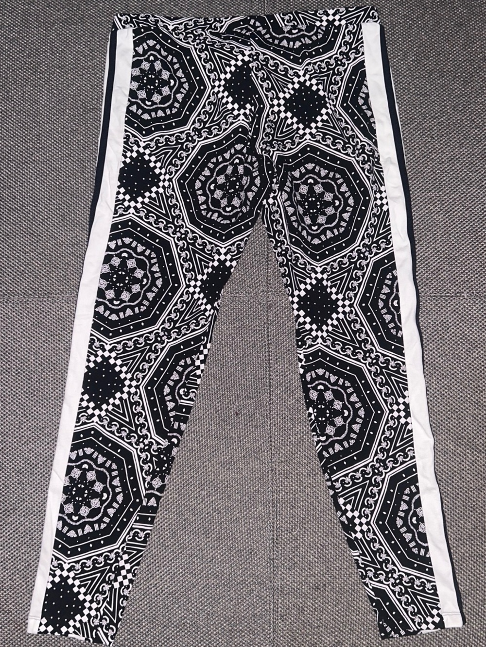 Adidas Originals Bandanna Print Leggings Sweats - Picture 5 of 5